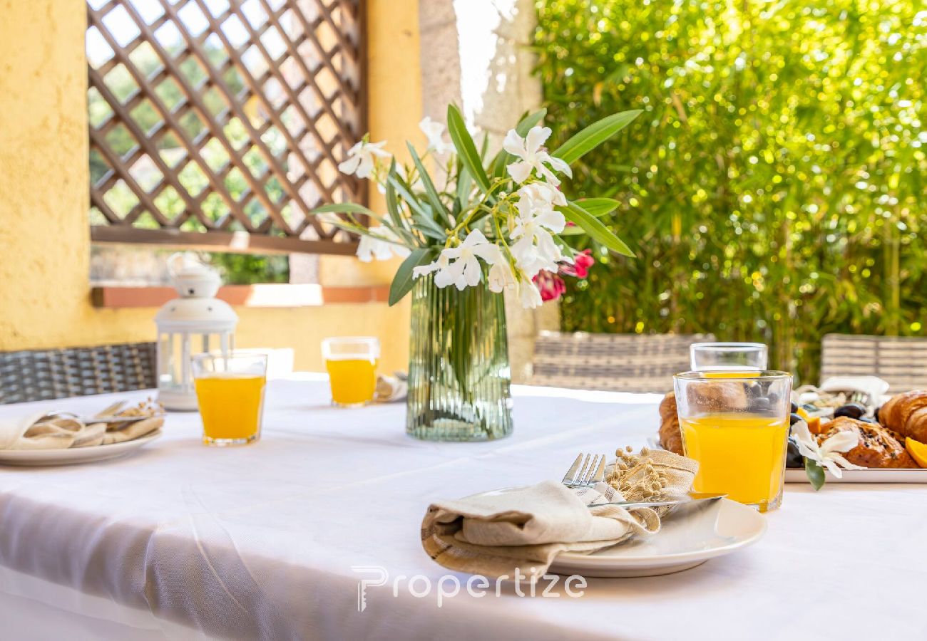 Chalet à Golfo Aranci - Villetta by Propertize - idromassaggio e patio