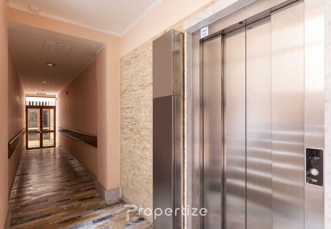 Appartement à Cagliari - 3BR Family Apartment by Propertize