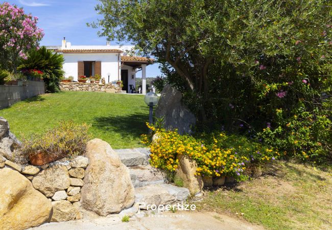 Villa a Monti - Villa Rurale con Vista by Propertize