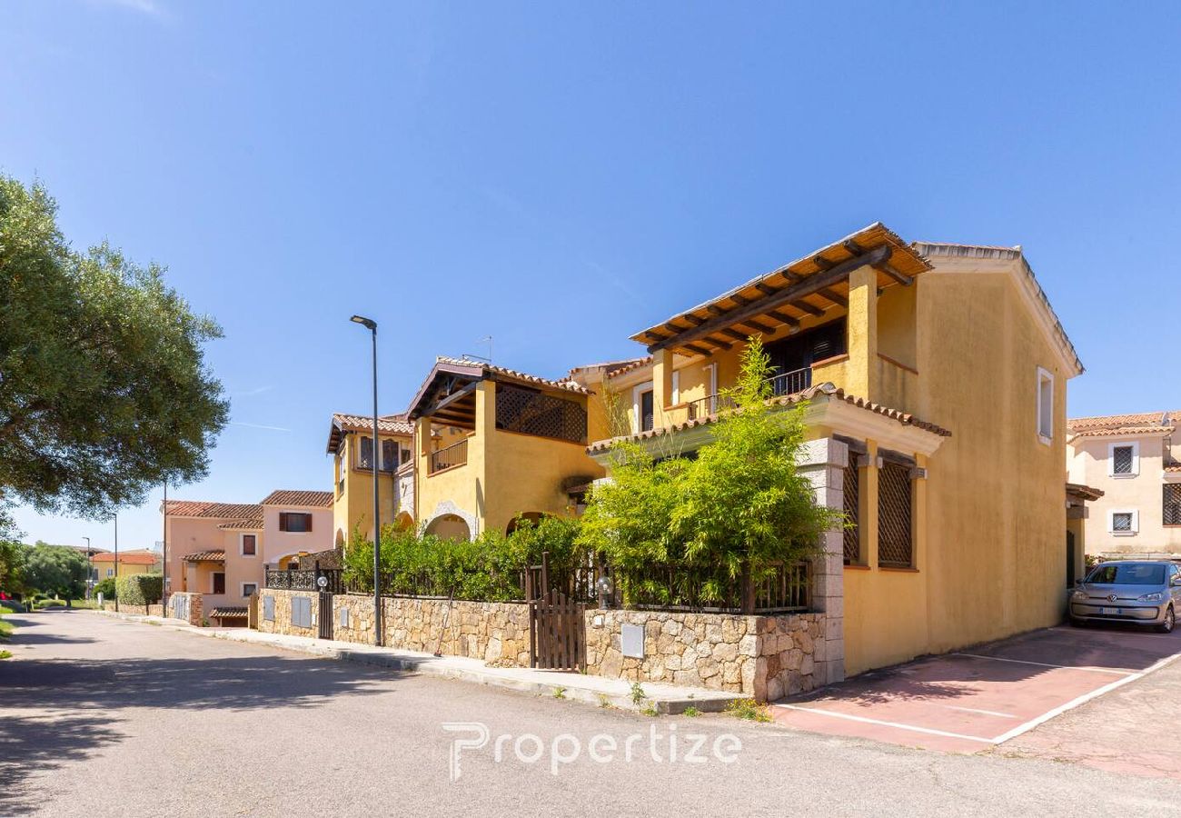 Chalet w Golfo Aranci - Villetta by Propertize - idromassaggio e patio