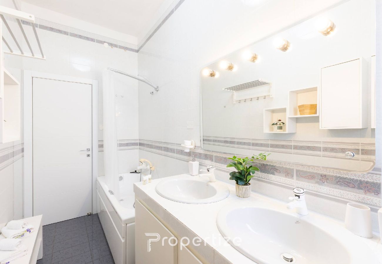 Apartament w Cagliari - The High Line by Propertize