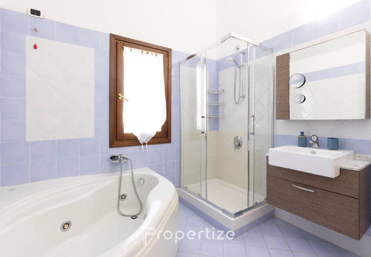 Chalet in Golfo Aranci - Villetta by Propertize - idromassaggio e patio